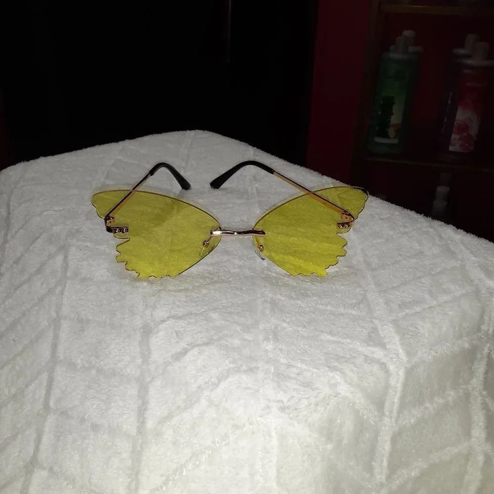 Yellow Butterfly Wing Rimless Sunglasses - Picture 2 of 4